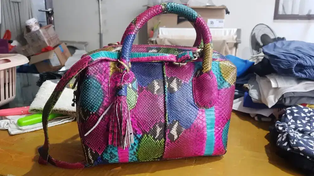 Handbag ladies carier or formal