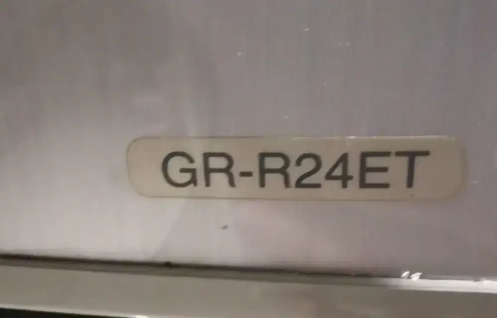 kulkas toshiba second