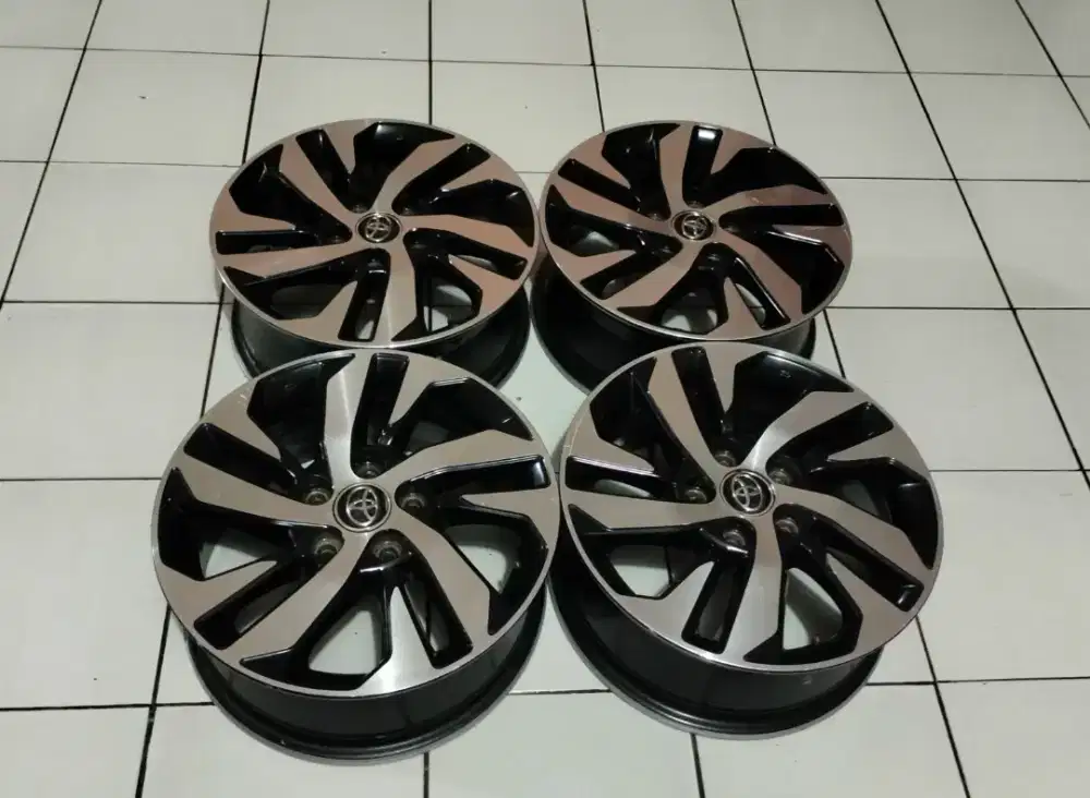 Velg original toyota rush ring 16