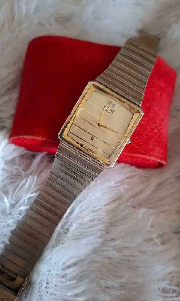 Jam tangan vintage Citizen Quartz Edisi 1980