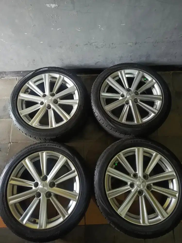 Velg HSR R17+Ban Bridgestone Techno Sport