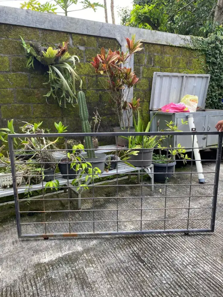 Rak pot gantung dinding tanaman