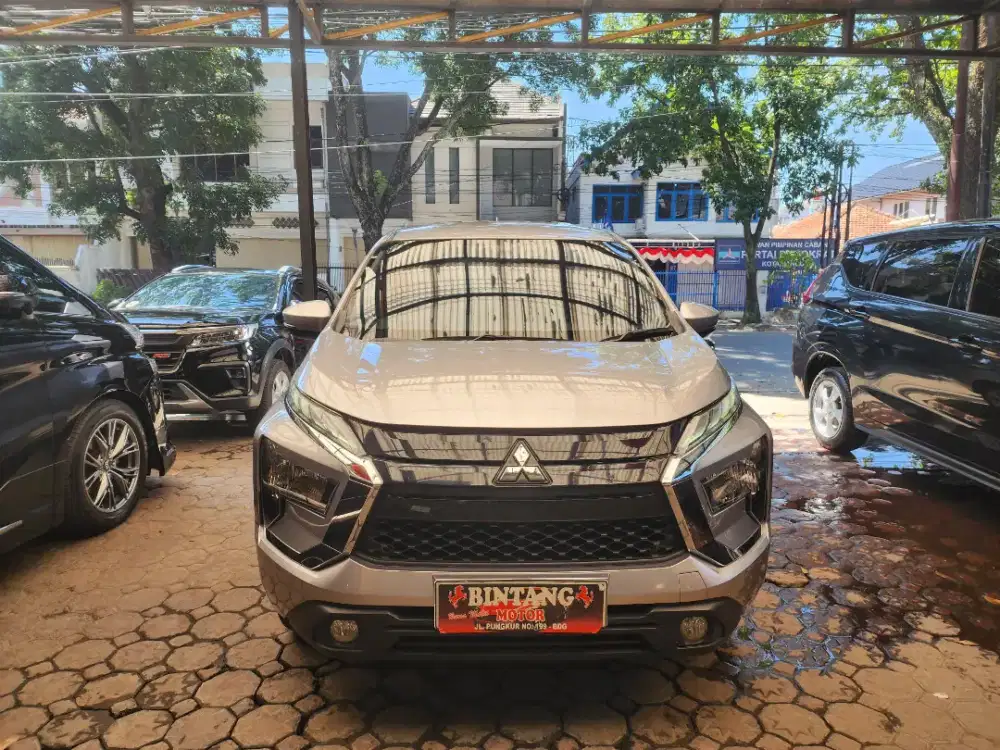 XPANDER GLS MT 2022 KM 44RB SILVER / MODEL THN 2023 (BINTANG MOTOR)