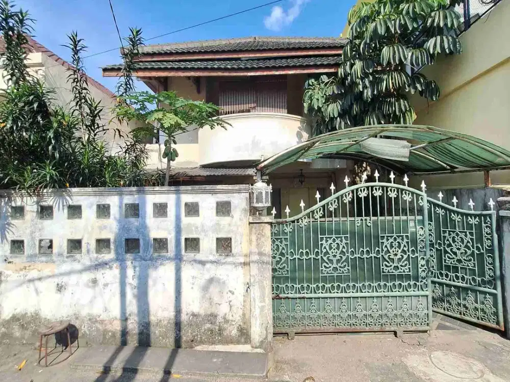 TERMURAH RUMAH LAMA DI HAJI NAWI KEBAYORAN BARU JAKARTA SELATAN