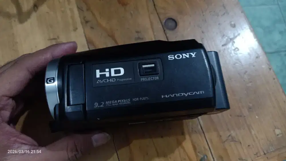 Handicam Sony pj675