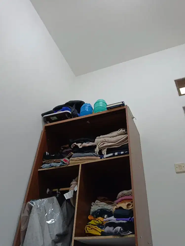 Lemari Geser Bekas 2 Pintu