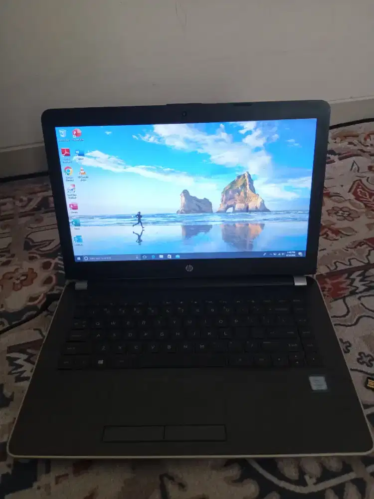 BU - Laptop HP 240 G6