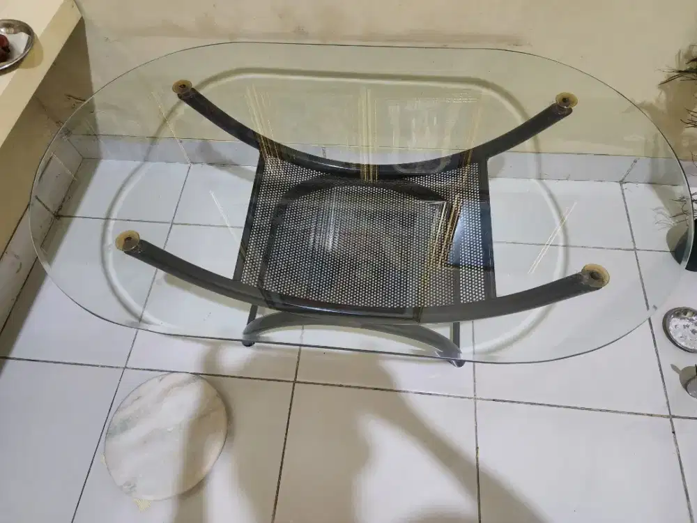 Meja Tamu / Coffee Table Kaca Tempered Informa (Oval)