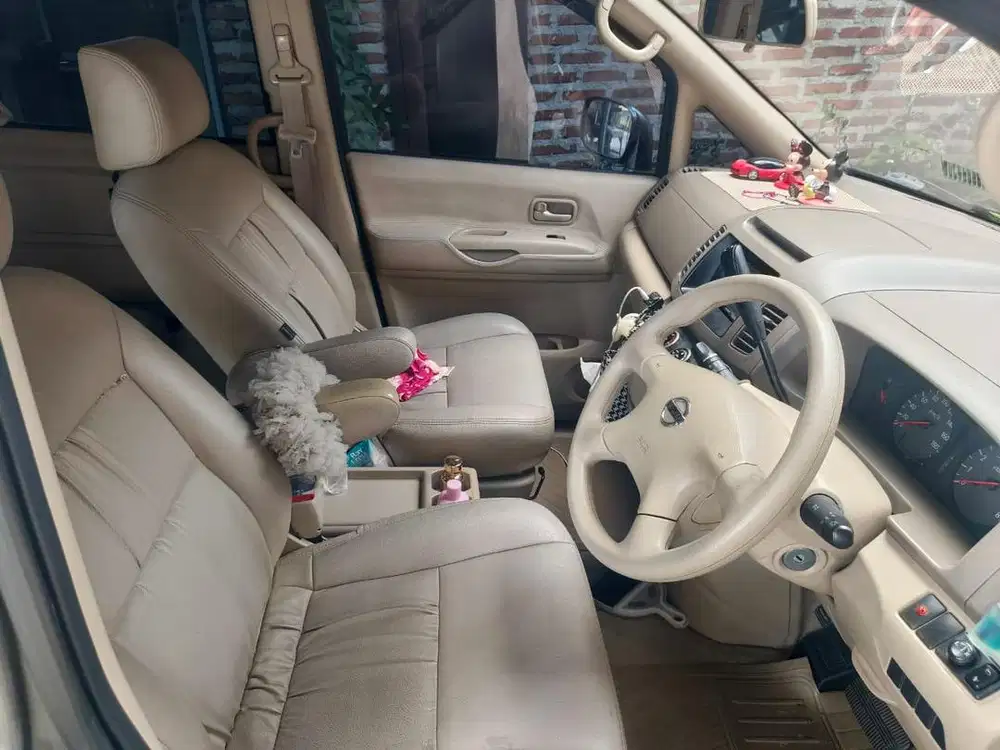 Jual nisan serena 2012 mulus terawat no kendala