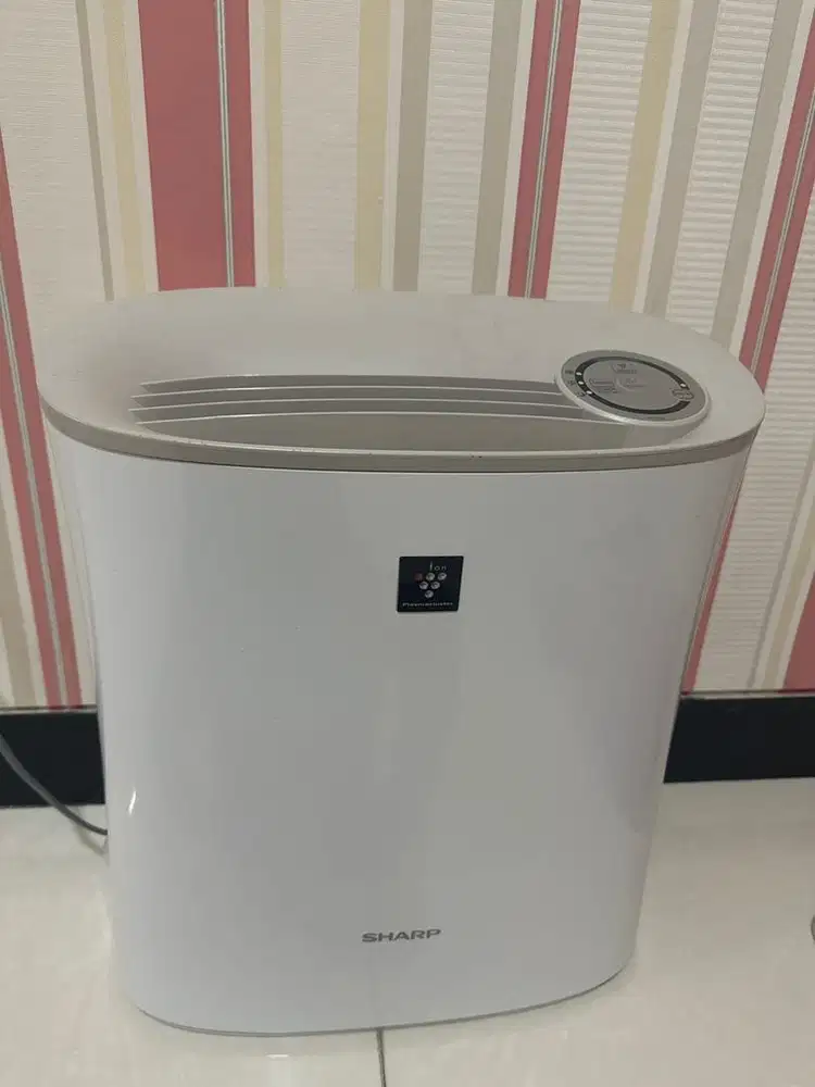 Sharp air purifier FU-J30-W