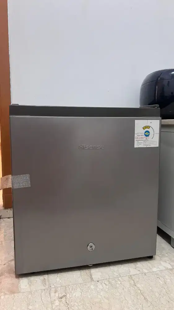 Kulkas mini Hisense