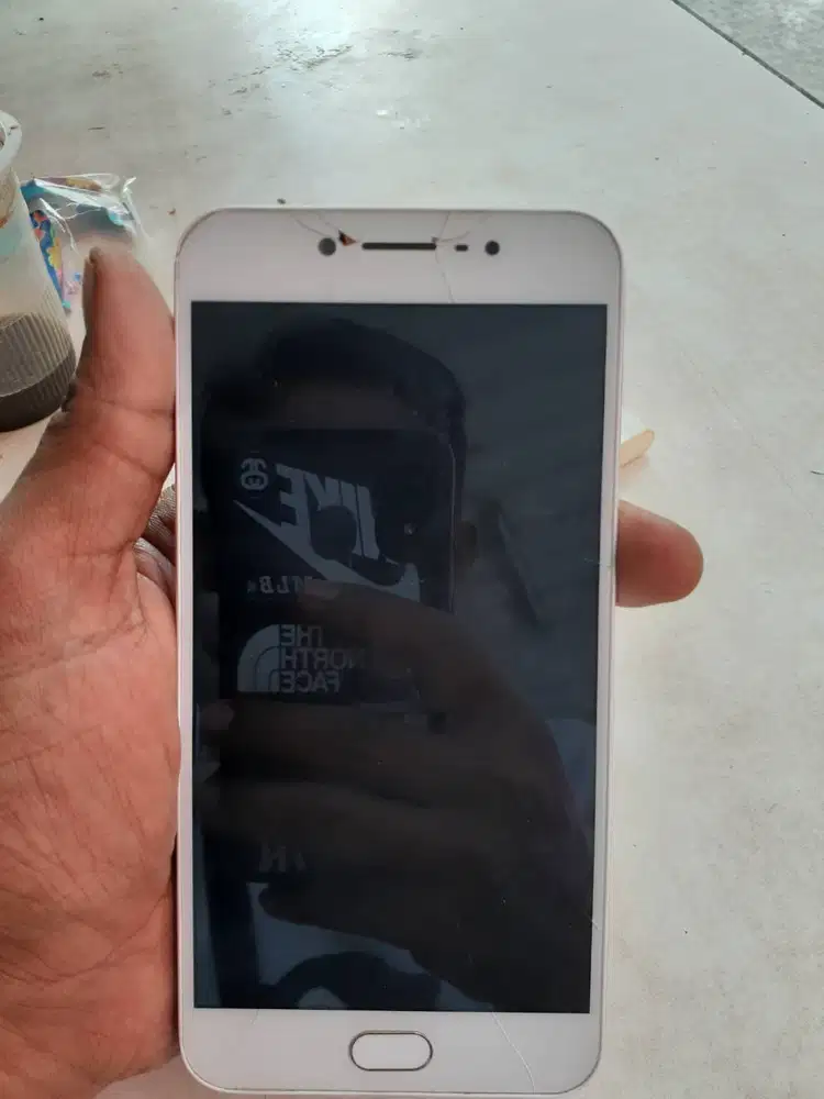 Di jual nih gan vivo y61 bu buat biaya .