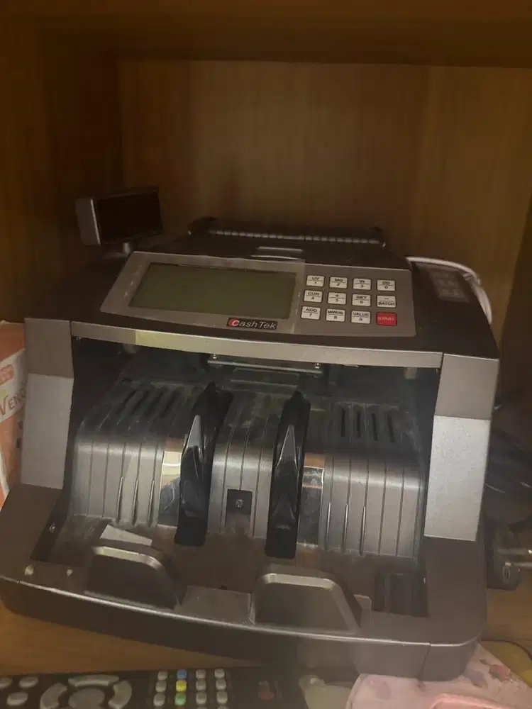 Preloved mesin hitung uang