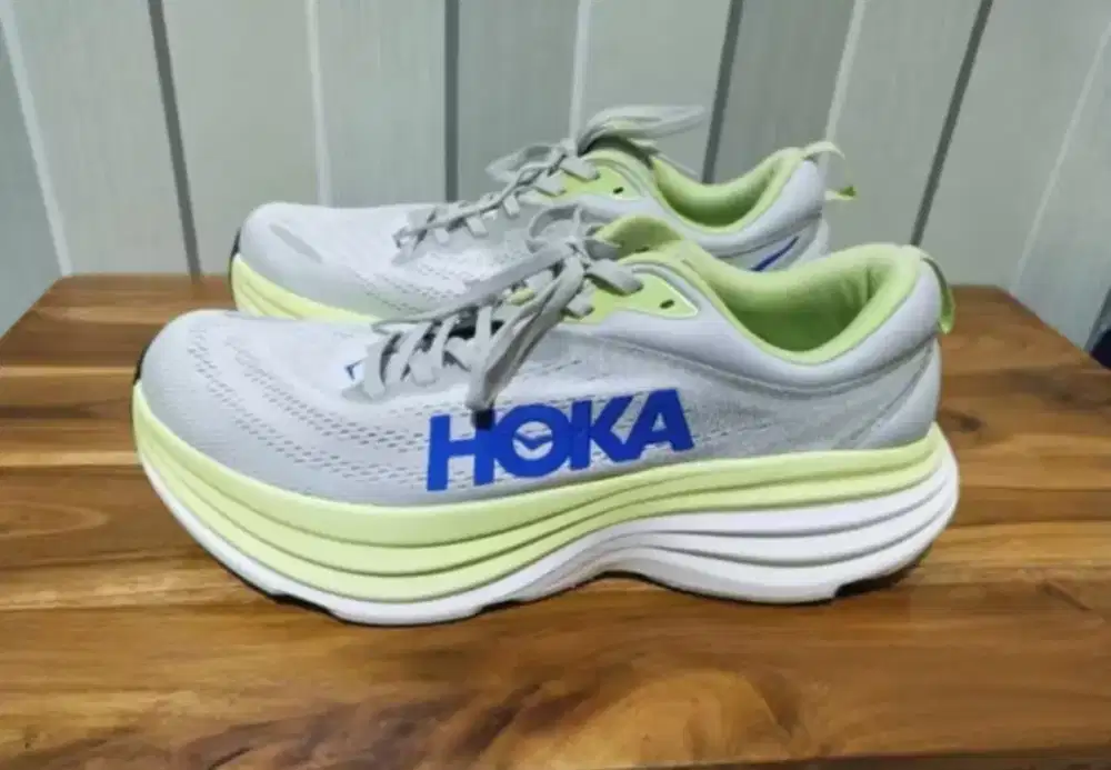 SEPATU LARI (RUNNING SHOES)