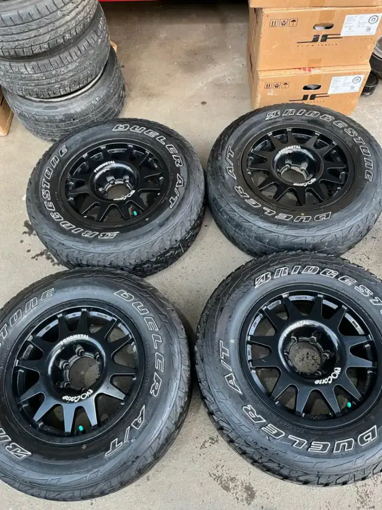 Fondmetal Evo Corse ring 17 pcd 6x139,7 ET 0 ban 265/65 R17