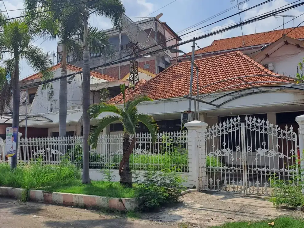 Rumah di Ketupa pusat kota surabaya