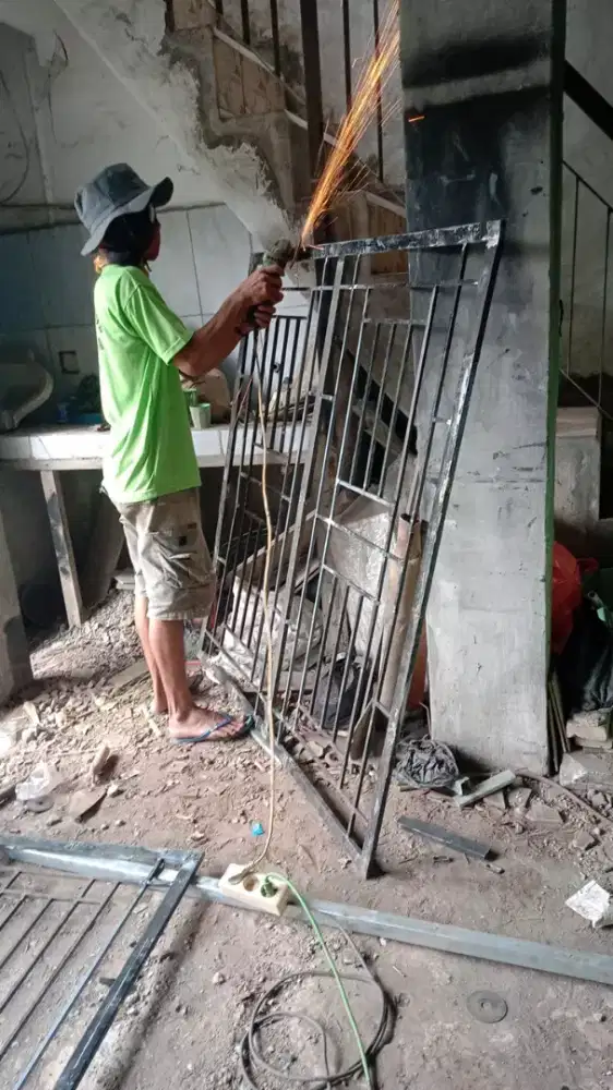 Tukang las panggilan