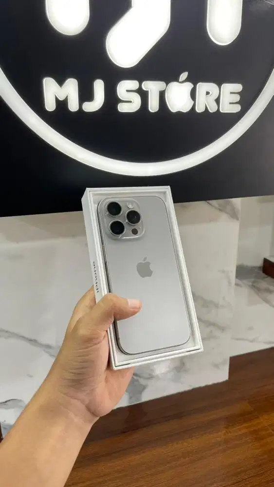 iPhone 16 Pro 256 gb ex iBox bh 94% garansi aktif sampai Mei 2026