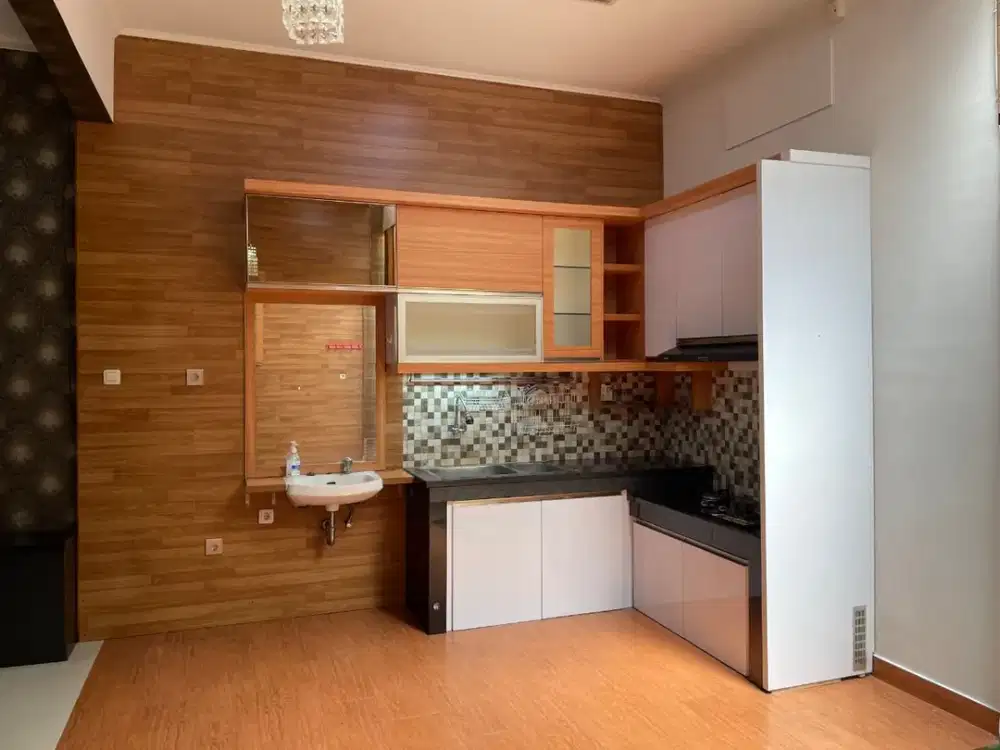 Gorden Vitrase Sekat Ruangan Klinik Roller Vertikal Blinds Krey Kayu