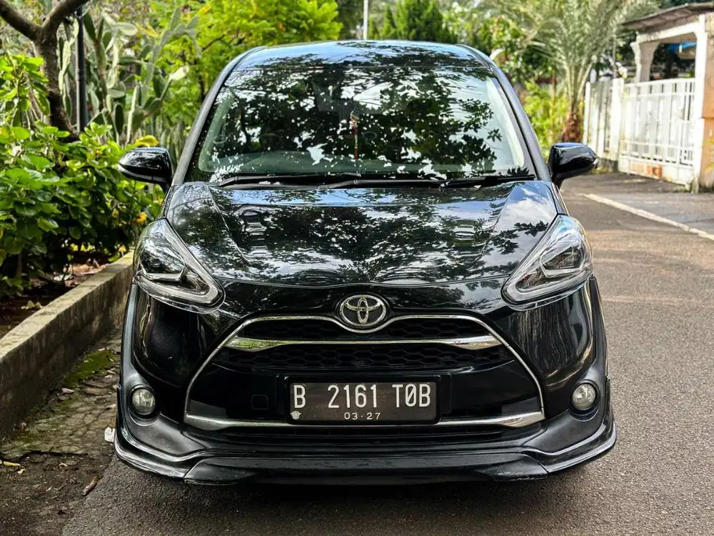 Sienta Q AT 2016 Hitam DP 8jt Cash Atau Kredit Terbaik SeOLX!