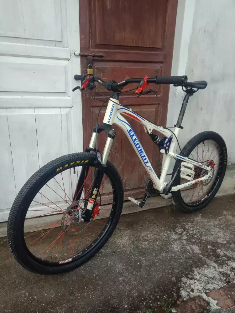 MTB FULLSUS ELEMENT UPGRADE masih mantap siap pakai.