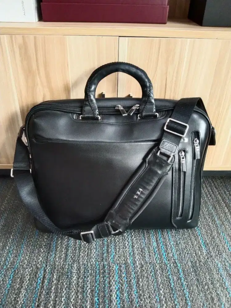 Tumi Arrive slim brief case bag tas messenger laptop original second