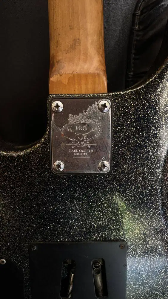 KOLEKSI PRIBADI – 3 GITAR & 1 BASS (READY TO ROCK!)