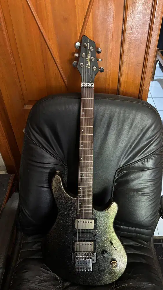 KOLEKSI PRIBADI – 3 GITAR & 1 BASS (READY TO ROCK!)