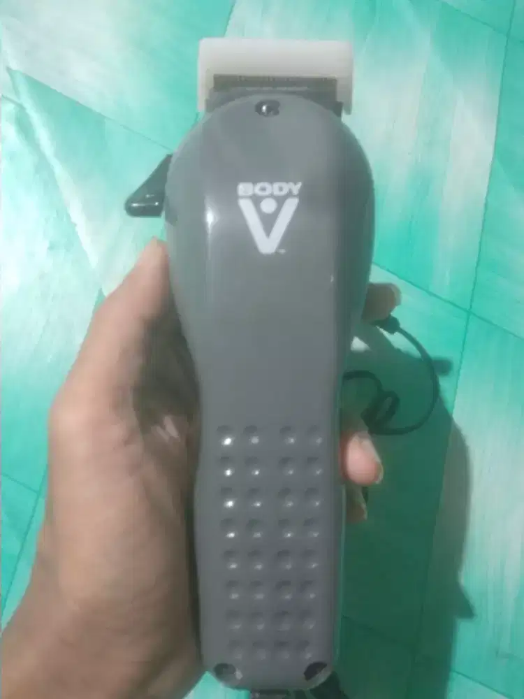 Alat cukur elektrik masih bagus berfungsi normal