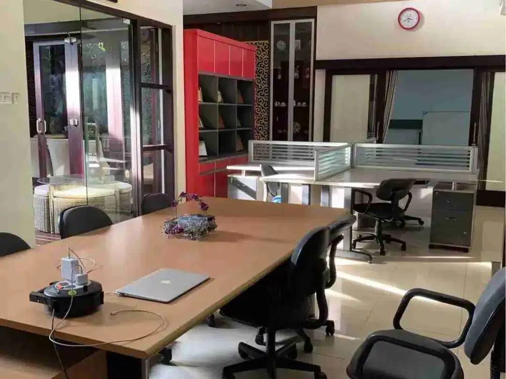 Rumah Poros Jalan Dewandaru Suhat