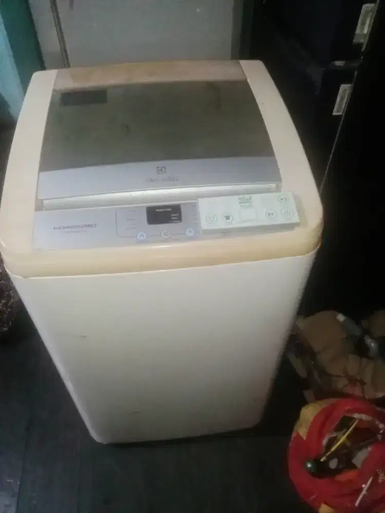 Mesin cuci Electrolux automatic