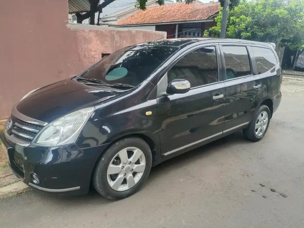 Nissan Grand Livina 1.5 XV Ultimate 2011 Matic Orsinil