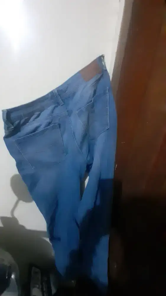 Bismillah jual aja levis merk nevada