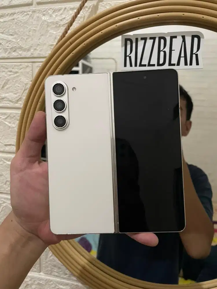 SAMSUNG Z FOLD 5 12/256GB CREAM RESMI SEIN (-bercak kecil tdk ngaruh)
