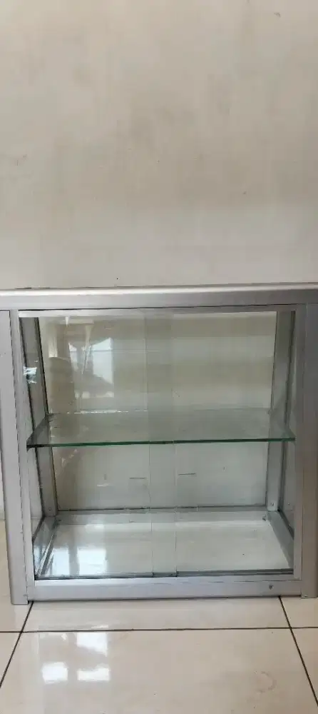 Dijual Etalase bekas