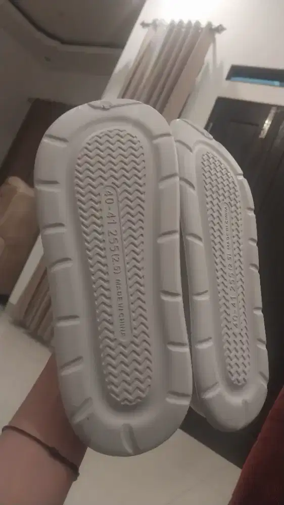 JUAL SENDAL MODEL CROCS