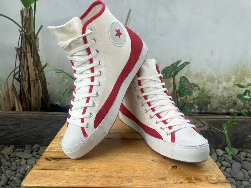 Converse CT All Star Sasha Women High Top Trainers