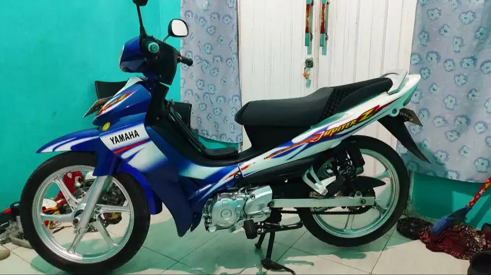 Jupiter Z Cast Wheel Biru Putih