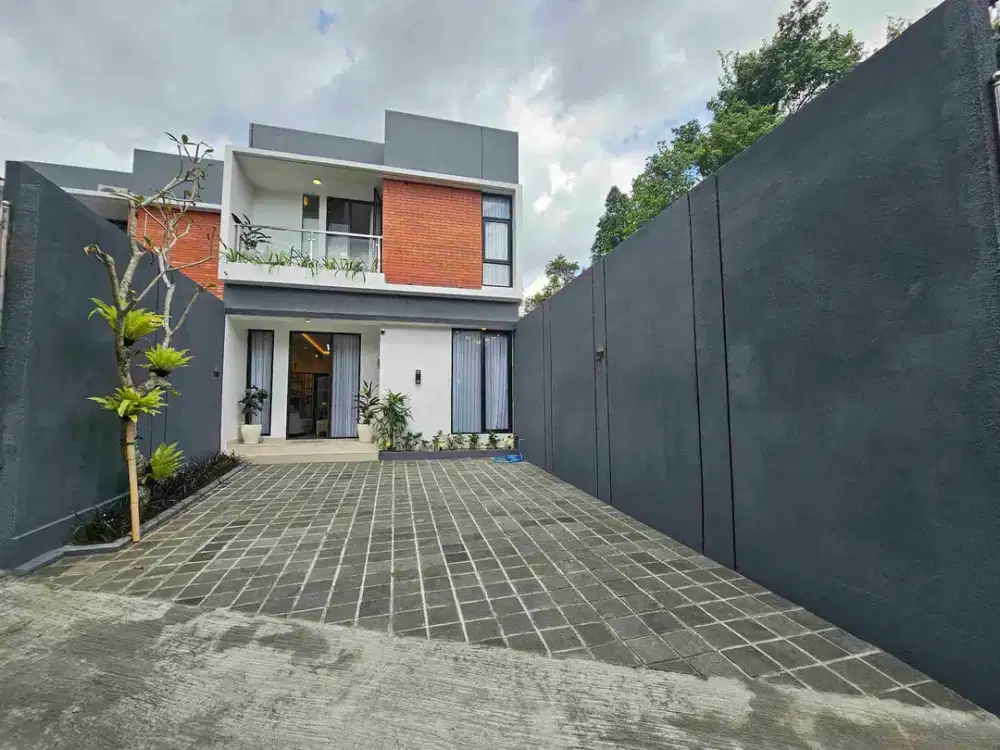 RUMAH MEWAH JOGJA MURAH JL.KALIURANG KM 12 NGAGLIK SLEMAN DEKAT UII FURNISH