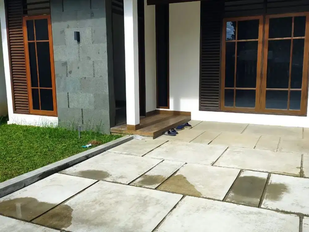 RUMAH BARU 2024! Turun Harga ke 2 Miliar Saja – Lokasi Strategis & Siap Huni