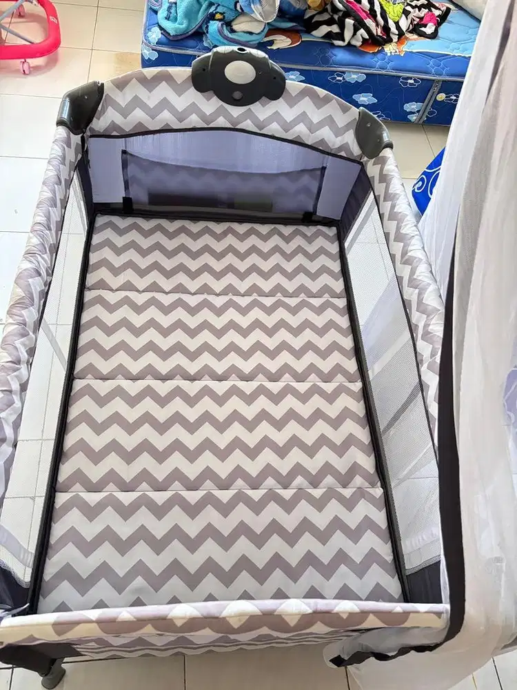 Tempat tidur bayi Baby box pliko next to me