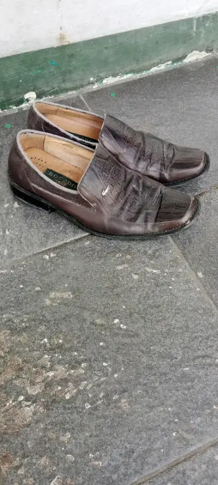 Sepatu kulit crocodile orijinal no 41/42