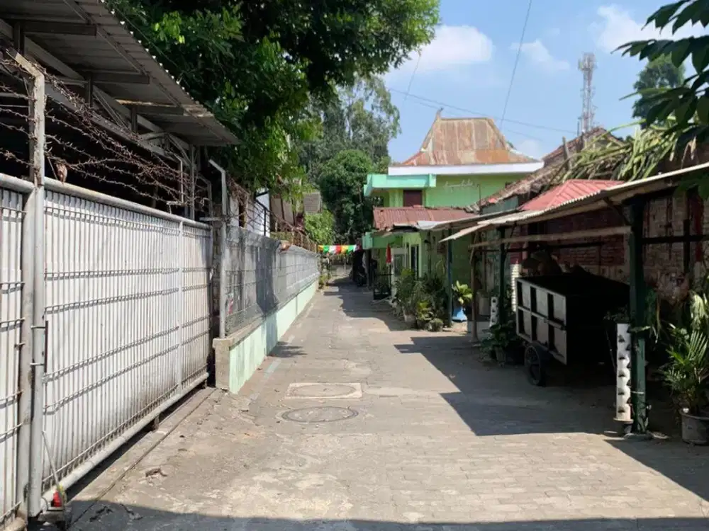 Dijual rumah kos dengan 34 kamar dan 1 rumah induk, 3 Dapur Umum lokasi didepok sleman yogyakarta