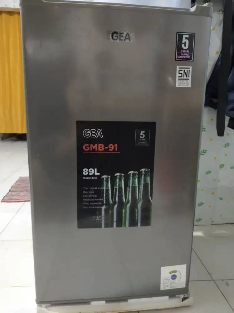 Mini kulkas merk GEA