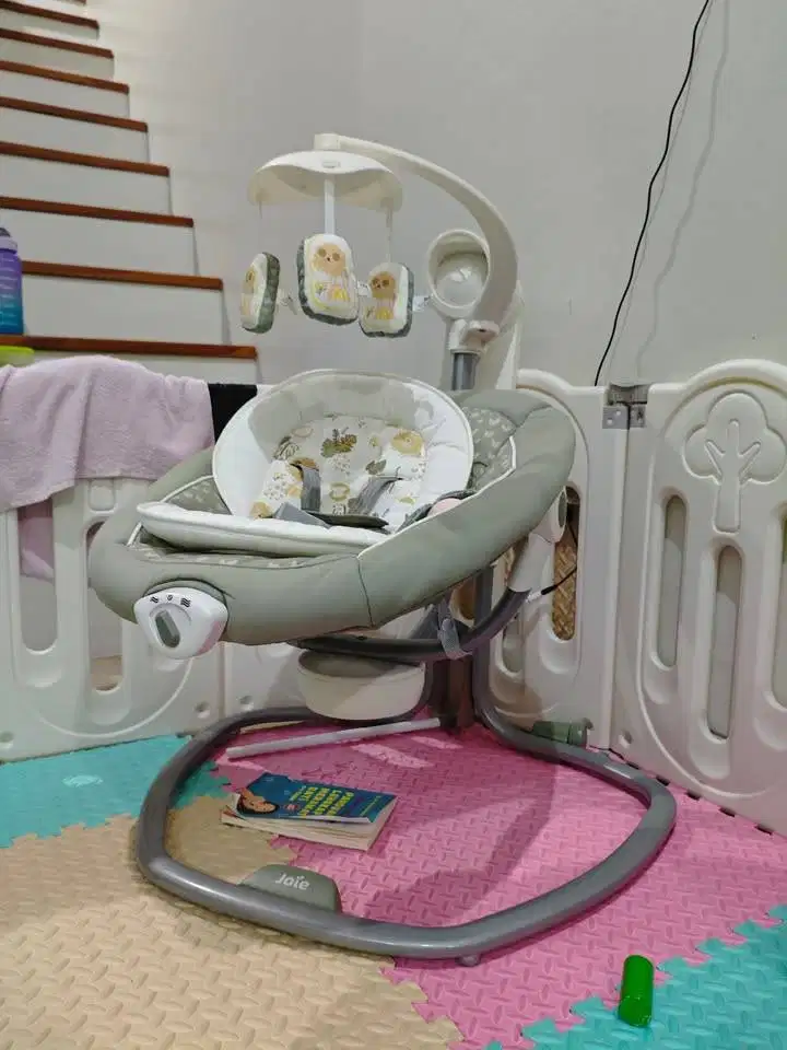 Ayunan Bayi Joie Serina