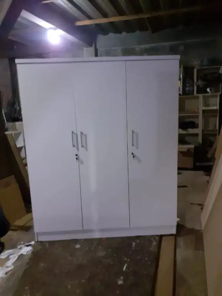 Lemari baju pintu 3 lemari pakaian 3 pintu putih full