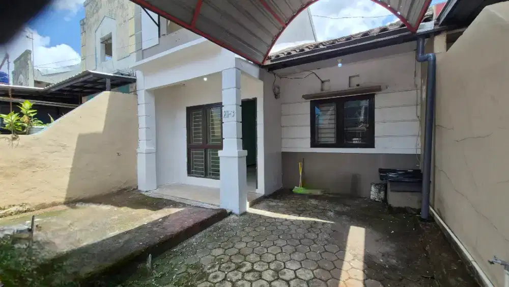 DISEWAKAN RUMAH TYPE 48 ..Harga 20jt / Tahun Nego