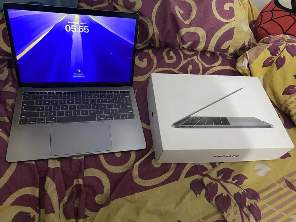 Laptop macbook pro 2017 pembelian 2019 ibox mulus seqouia fullset