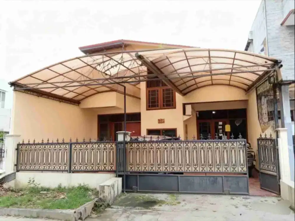 Rumah Istimewa Lingkungan Mahal