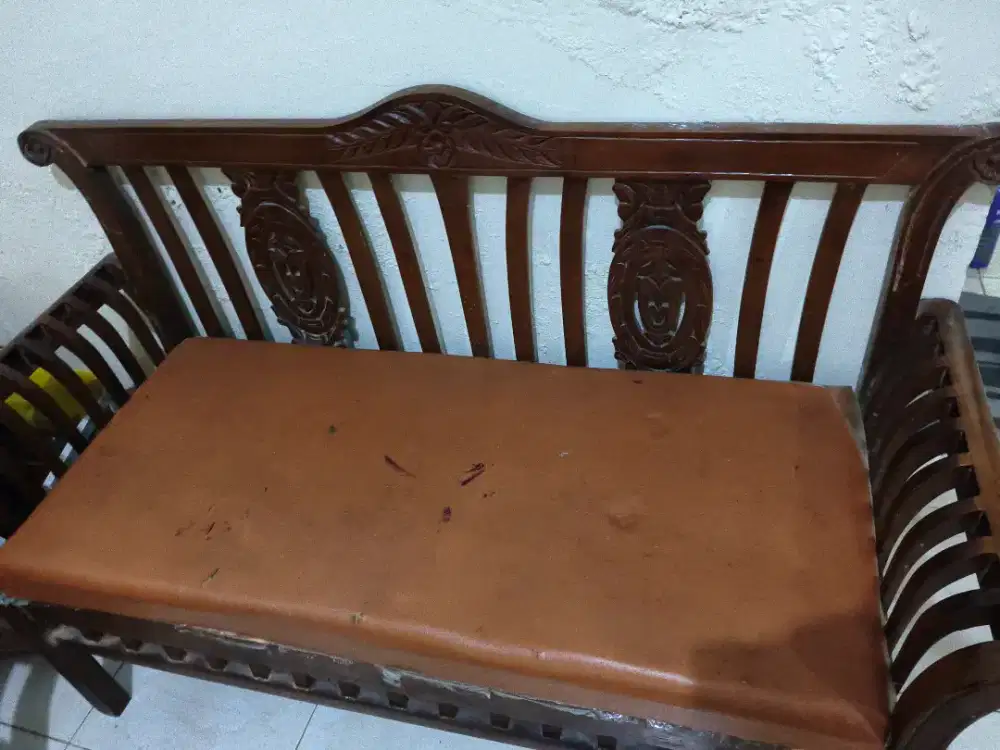 Meja kursi tamu satu set